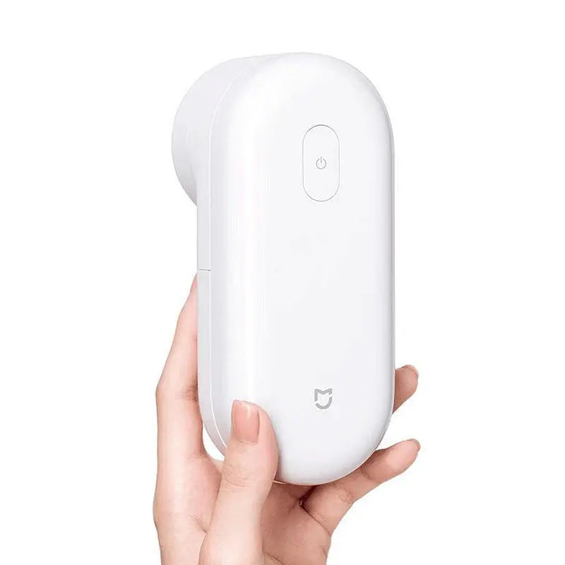 Rechargeable white fabric shaver with plastic case – portable lint and fuzz remover for sweaters and clothes

